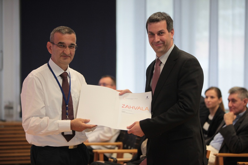 Zahvala Algebra / Award for successful collaboration to Algebra