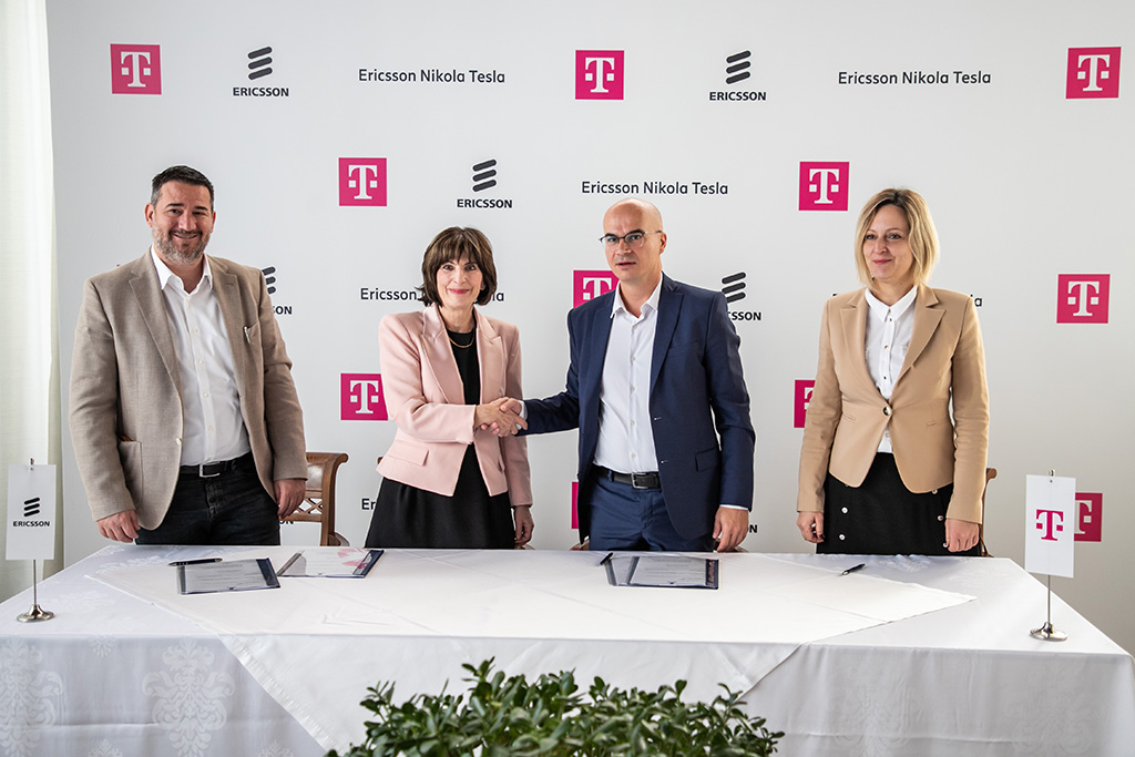 Gordana Kovačević and Stjepan Udovicič with colleagues Gordana Blagojević, director of the finance sector at Crnogorski Telekom and Ivan Barać, director of sales and marketing for Hrvatski Telekom and Crnogorski Telekom
